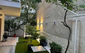 Velonis Apartments